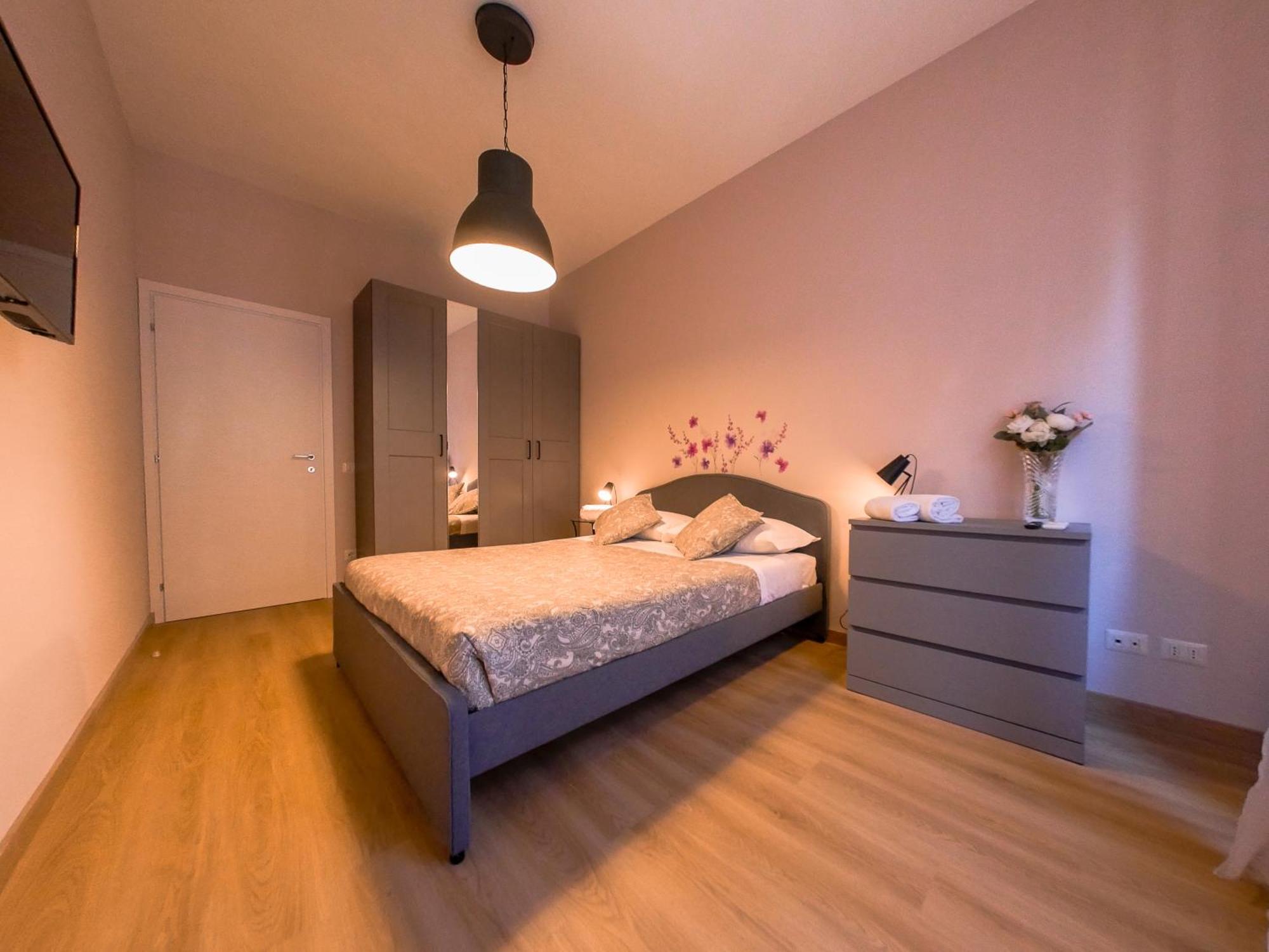 Chic Modern 2-Bedroom Near Metro โรม ภายนอก รูปภาพ