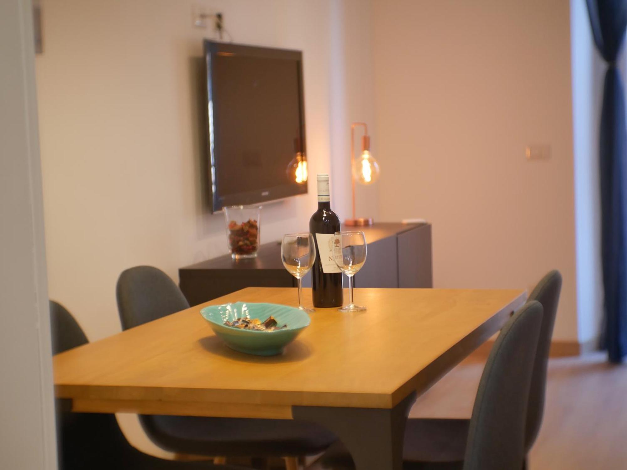 Chic Modern 2-Bedroom Near Metro โรม ภายนอก รูปภาพ