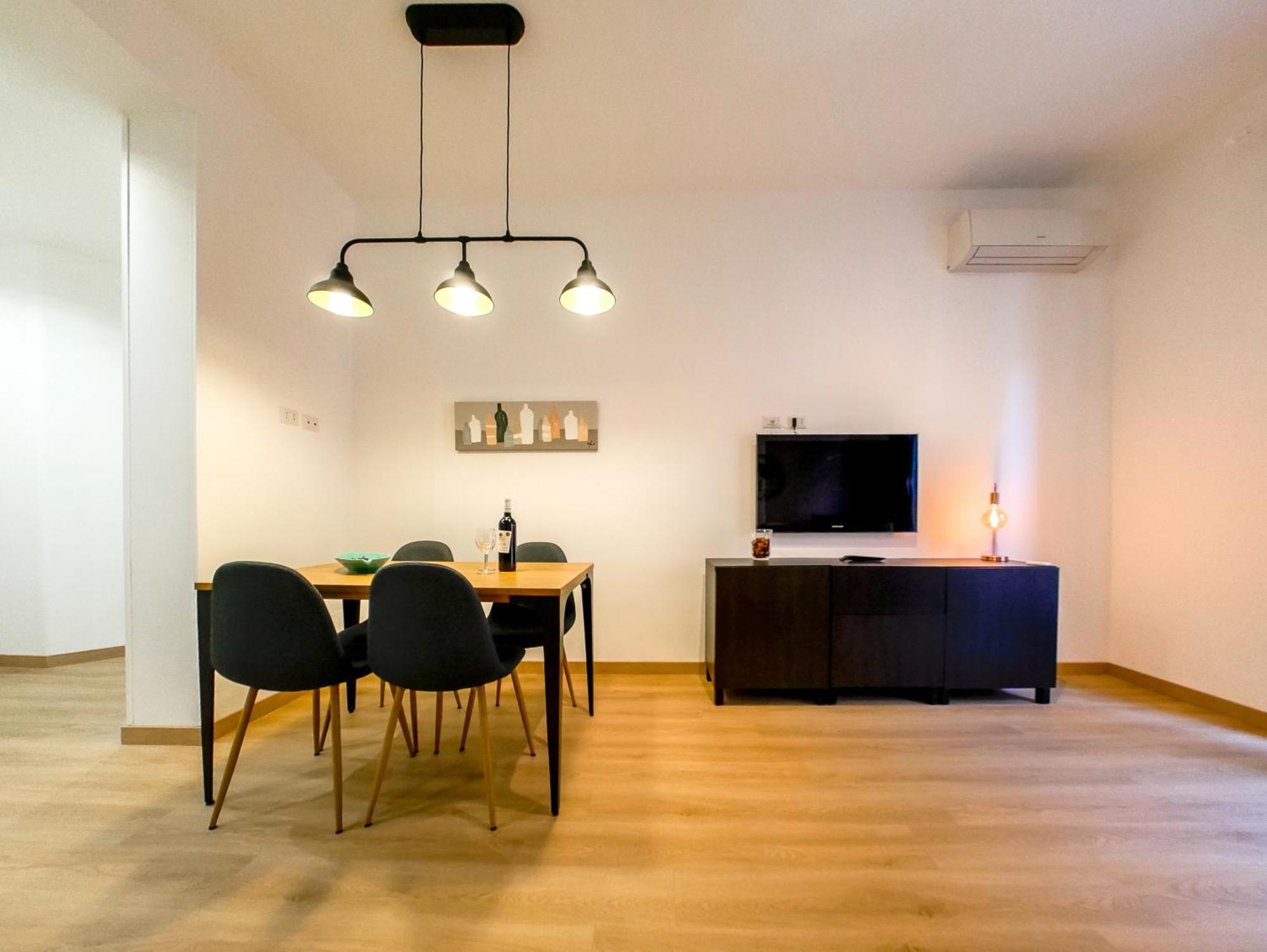 Chic Modern 2-Bedroom Near Metro โรม ภายนอก รูปภาพ
